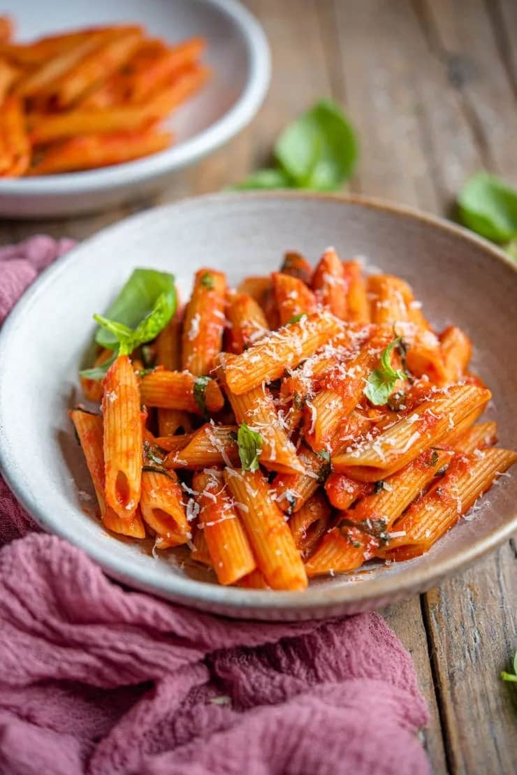 Penne al pomodoro: prosty przepis na smakowity makaron w 30 minut