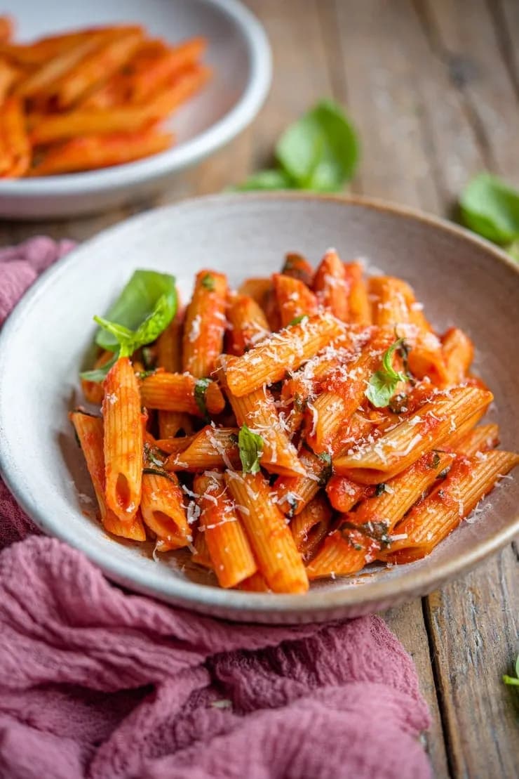 Penne al pomodoro: prosty przepis na smakowity makaron w 30 minut
