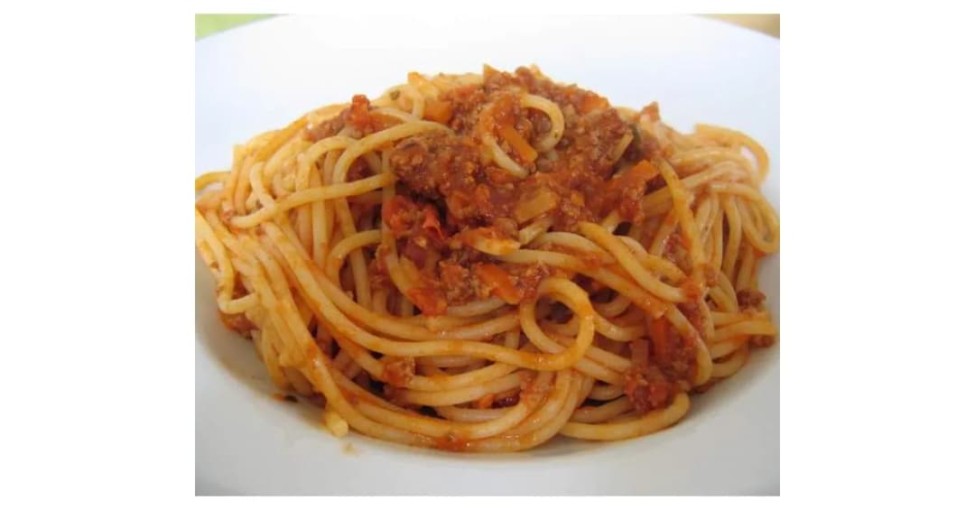Szybki przepis na spaghetti napoletana w Thermomix – łatwe i pyszne