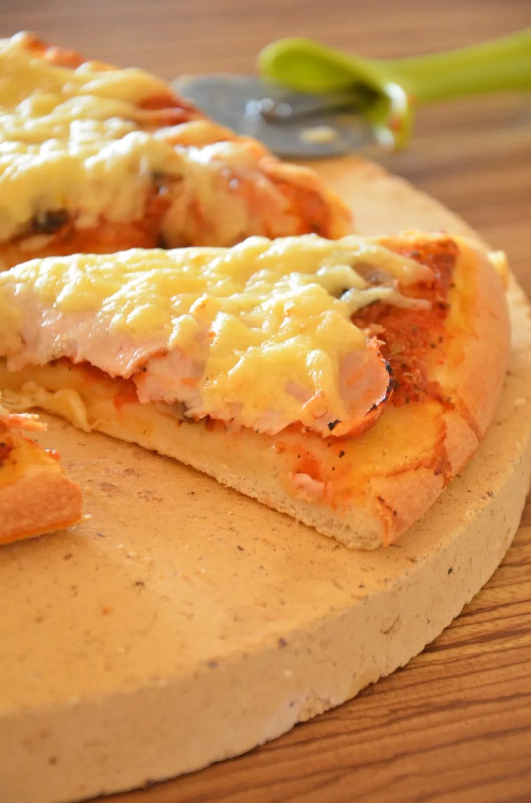 Jak zrobić ciasto na pizzę jak z Pizza Hut, które zachwyci smakiem