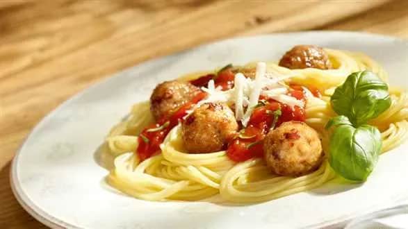 Spaghetti bolognese Okrasa: wyjątkowy przepis na pyszny obiad