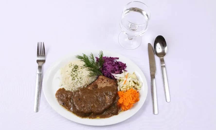 Jakie przyprawy do szynki wieprzowej, aby zachwycić smakiem?