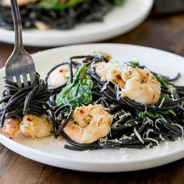 Spaghetti nero di seppia - przepis na wyjątkowe danie z kałamarnicą