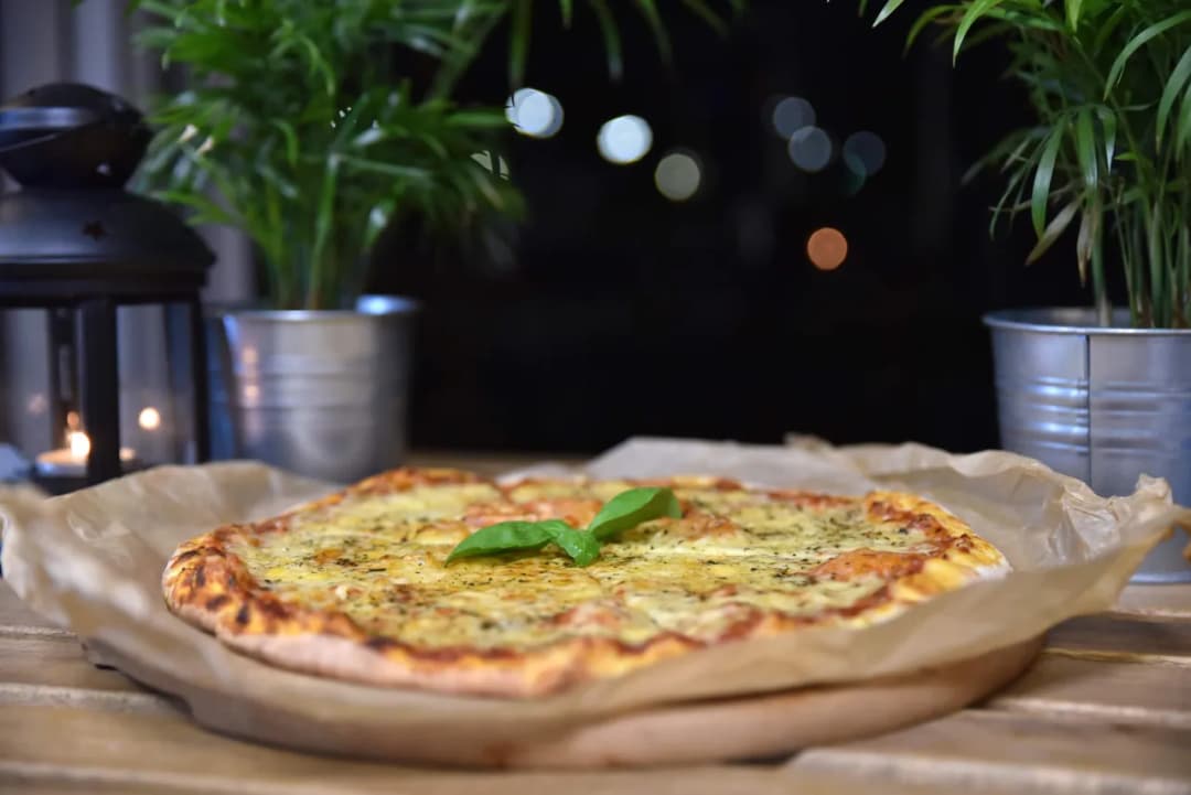 Skąd jest pizza? Odkryj jej fascynującą historię i pochodzenie